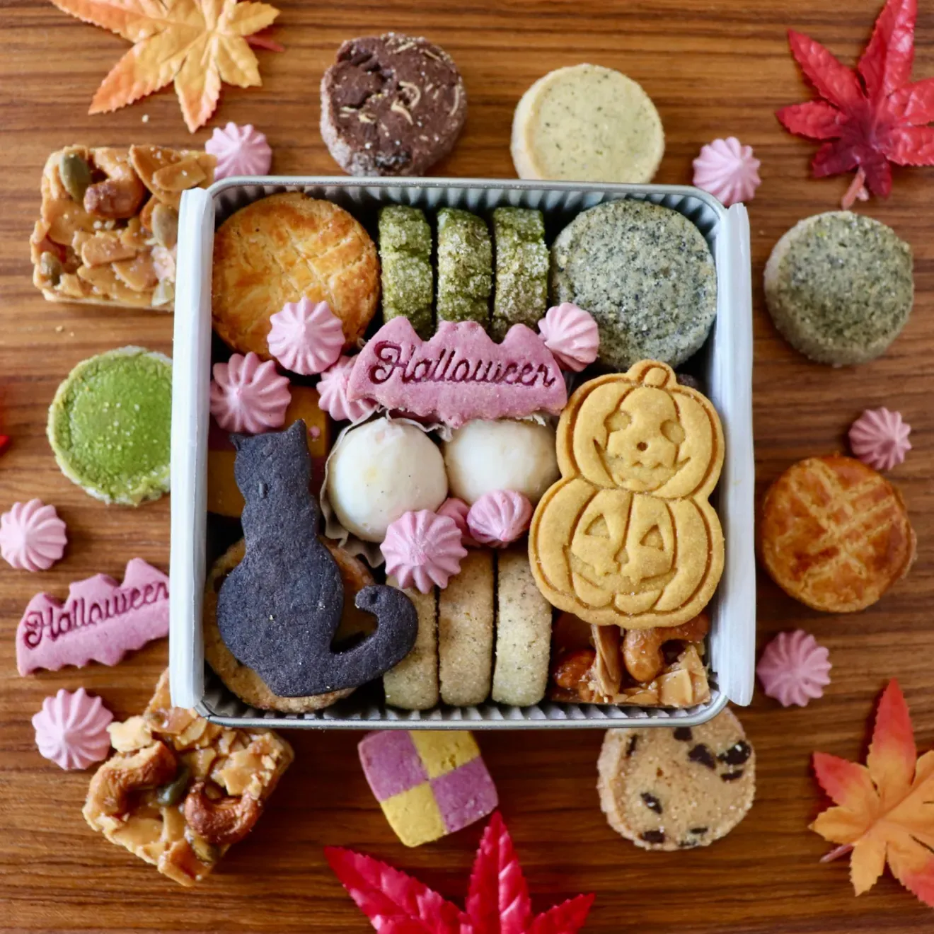 【送料無料】13種類のクッキーが詰まったハロウィンクッキー缶🎃【ハロウィン】