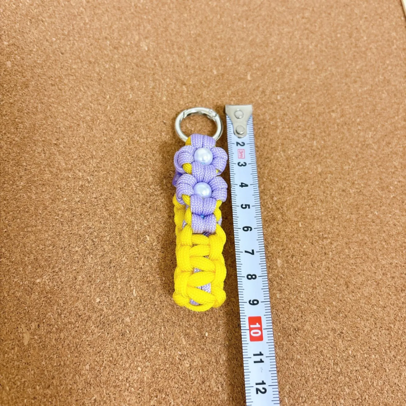 【送料込み】パラコード お花のキーホルダー お家の鍵や車の鍵に💛