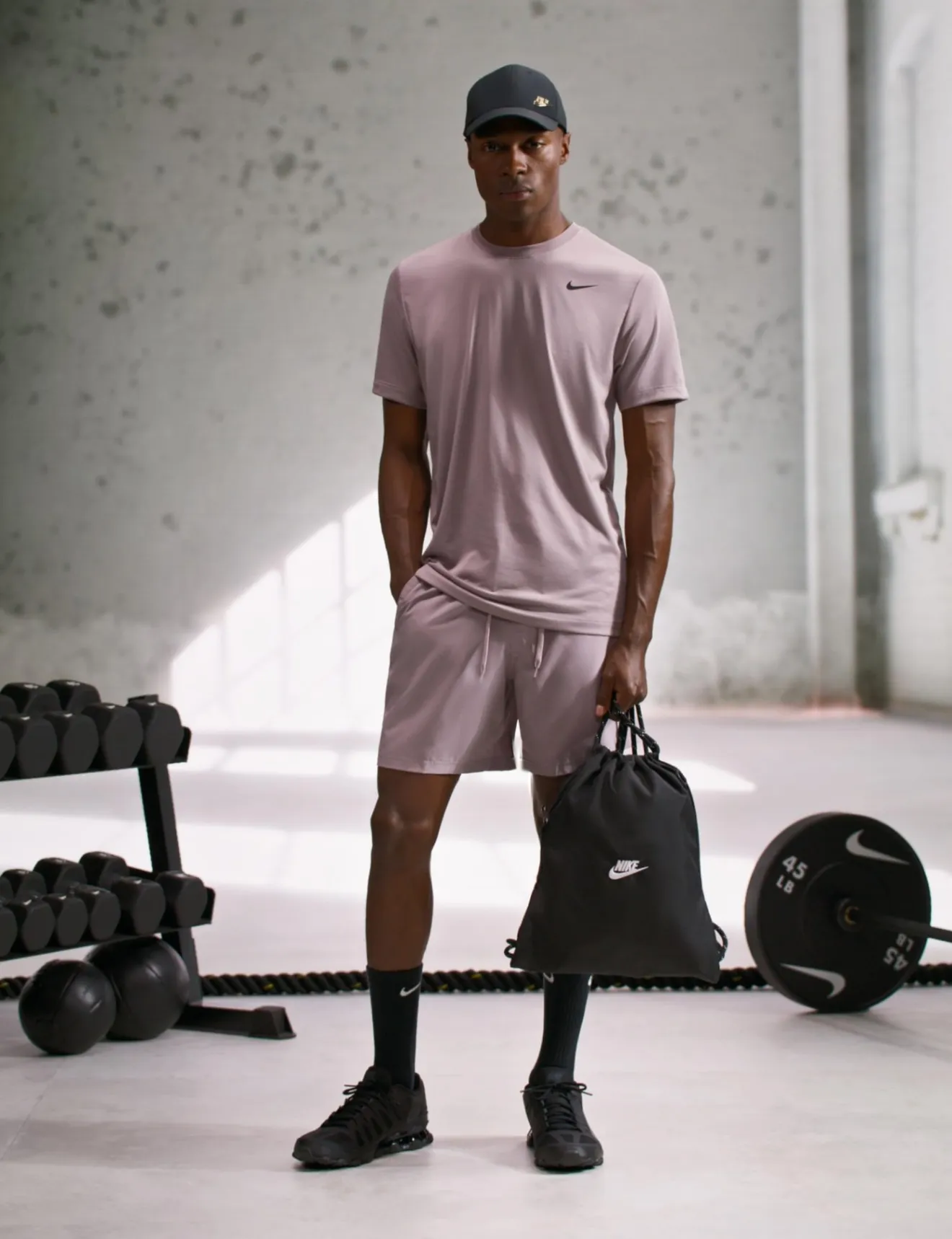 Nike ユニセックス - 大人用 ヘリテージ ドローストリング 2.0 バッグ、ブラック/ホワイト