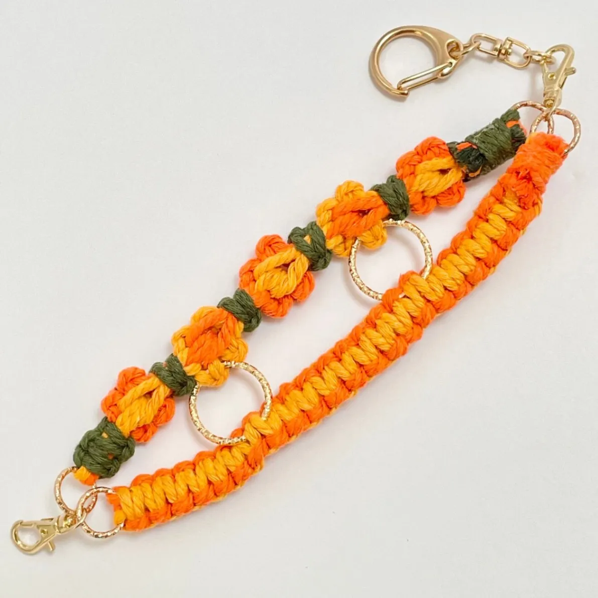 【🦁落とさずお出かけ💕】ライオンちゃんハーネス🦁🌈✨️頑丈マクラメロープ【増やす力】🧡オレンジ🍊お花