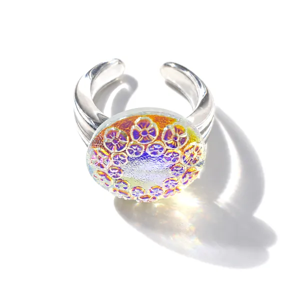 虹色チェコガラスボタン＊*お花模様のリング【金属アレルギー対応】