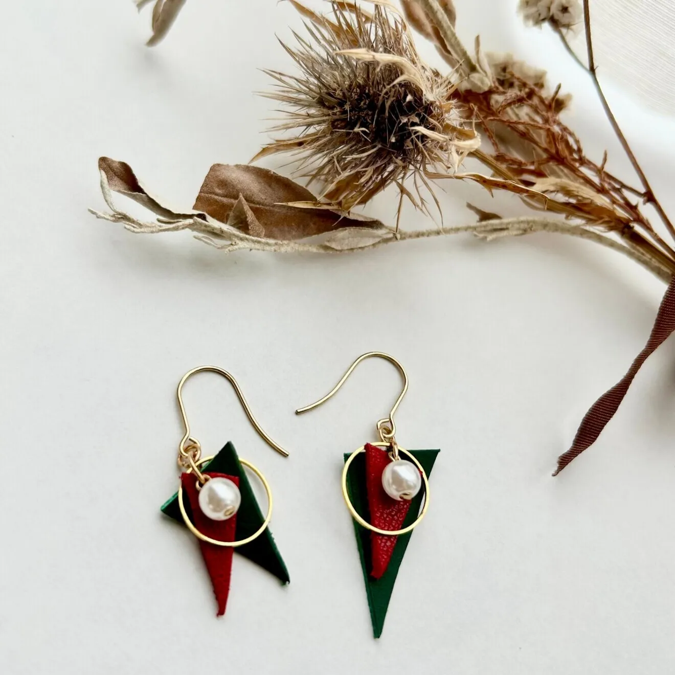 【ハンドメイド】〜本革とパールのシンプルピアス〜