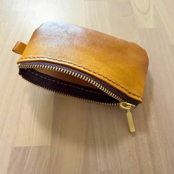 【ハンドメイド】コンパクト手染めヌメ革コインケース