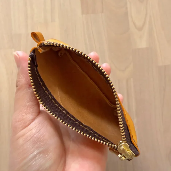 【ハンドメイド】コンパクト手染めヌメ革コインケース