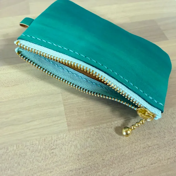 【ハンドメイド】コンパクト手染めヌメ革コインケース

