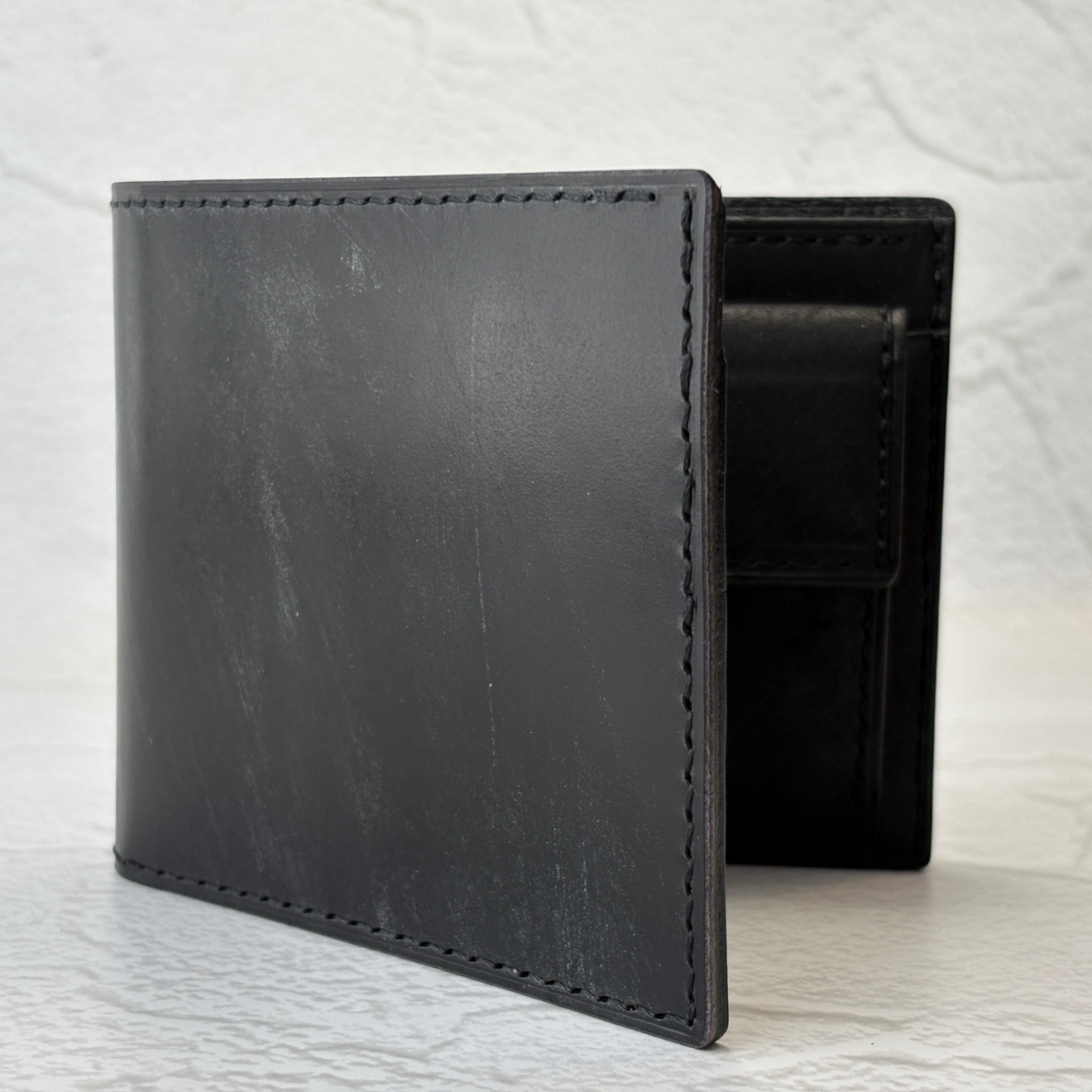 【ハンドメイド】ブライドルレザー 二つ折り財布（小銭入れ付）オールレザー・オールブラック仕様