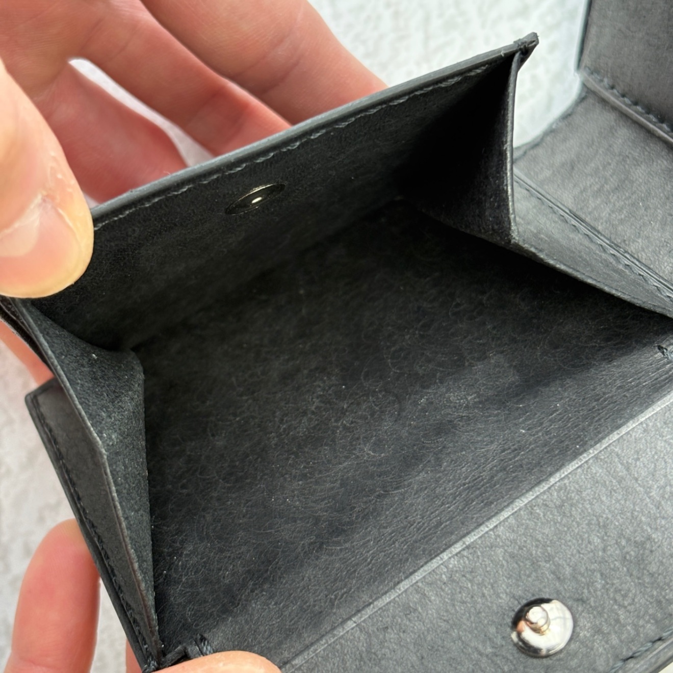 【ハンドメイド】ブライドルレザー 二つ折り財布（小銭入れ付）オールレザー・オールブラック仕様