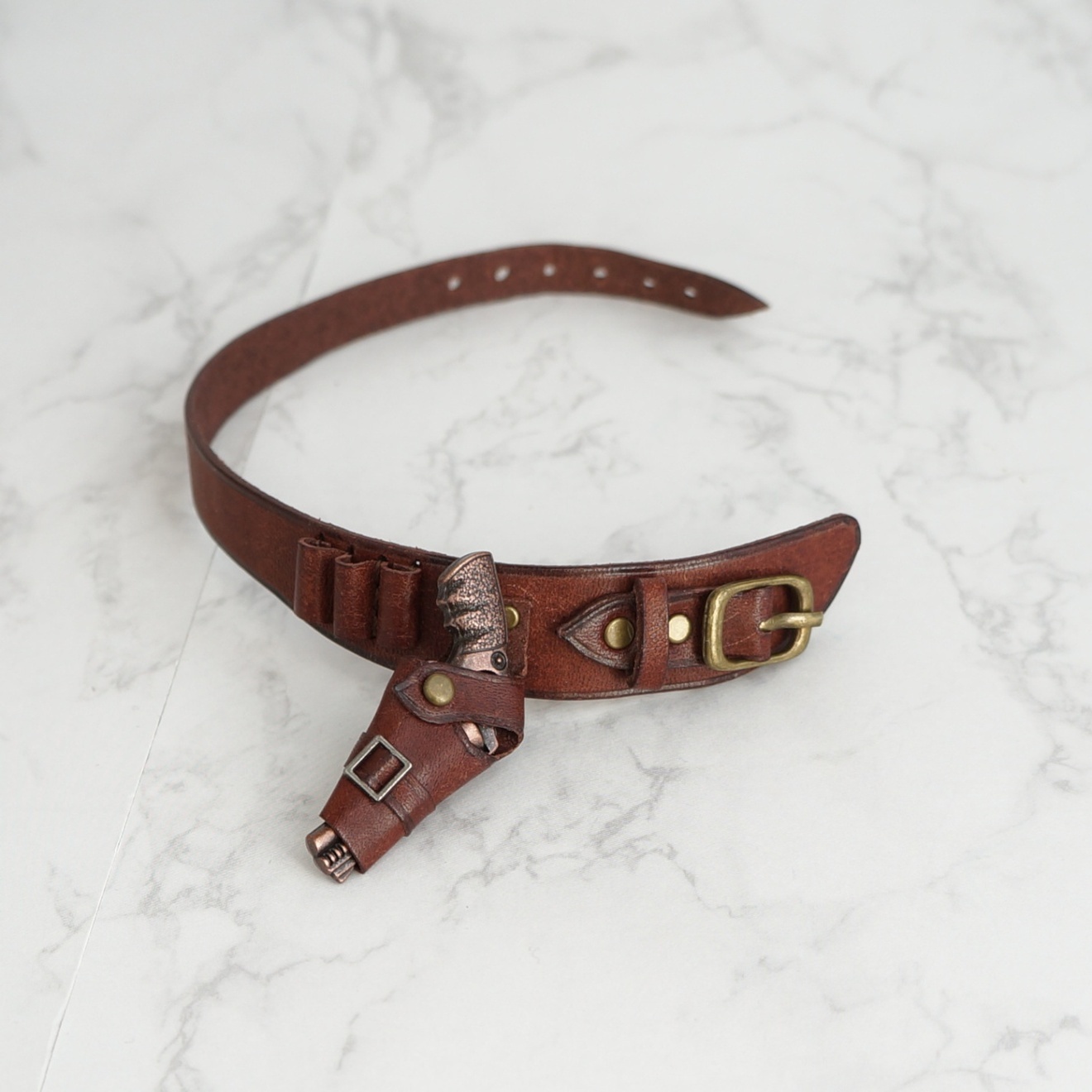 ぬいぐるみ用のガンベルト＆ホルスター付き装備