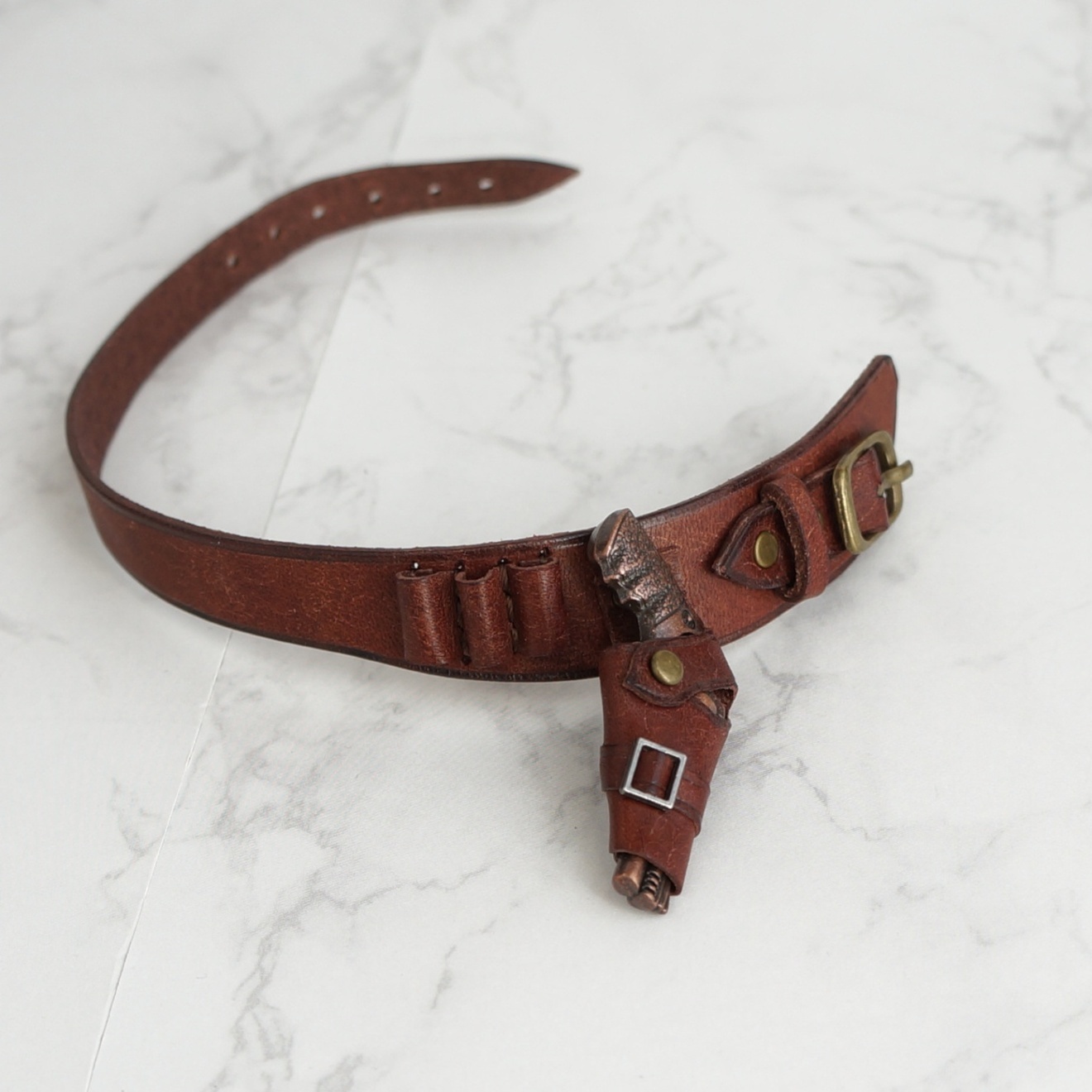 ぬいぐるみ用のガンベルト＆ホルスター付き装備