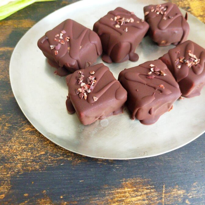 チョコレートガナッシュ
卵、乳製品、白砂糖、小麦粉不使用
すべてオーガニック素材