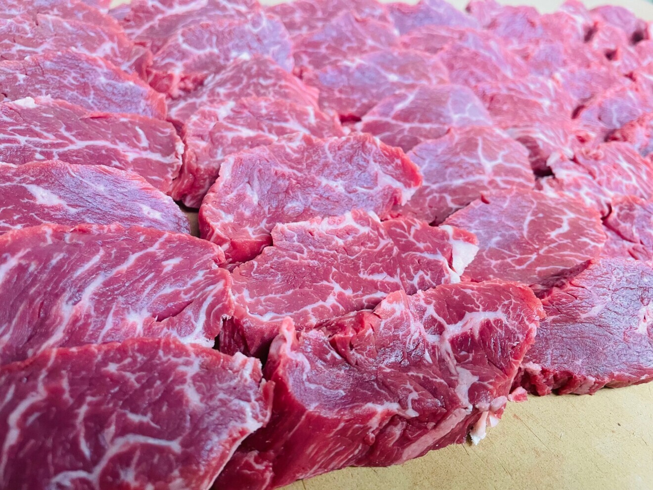 自家製の生ダレで漬けたハラミ