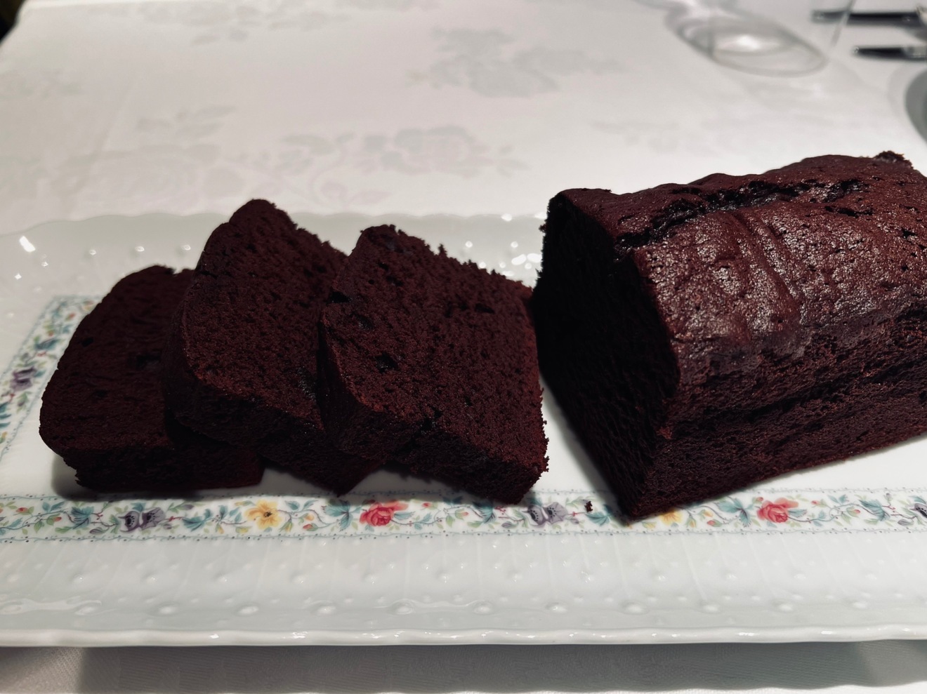 カカオの香り高い　クラッシックなガトーショコラ