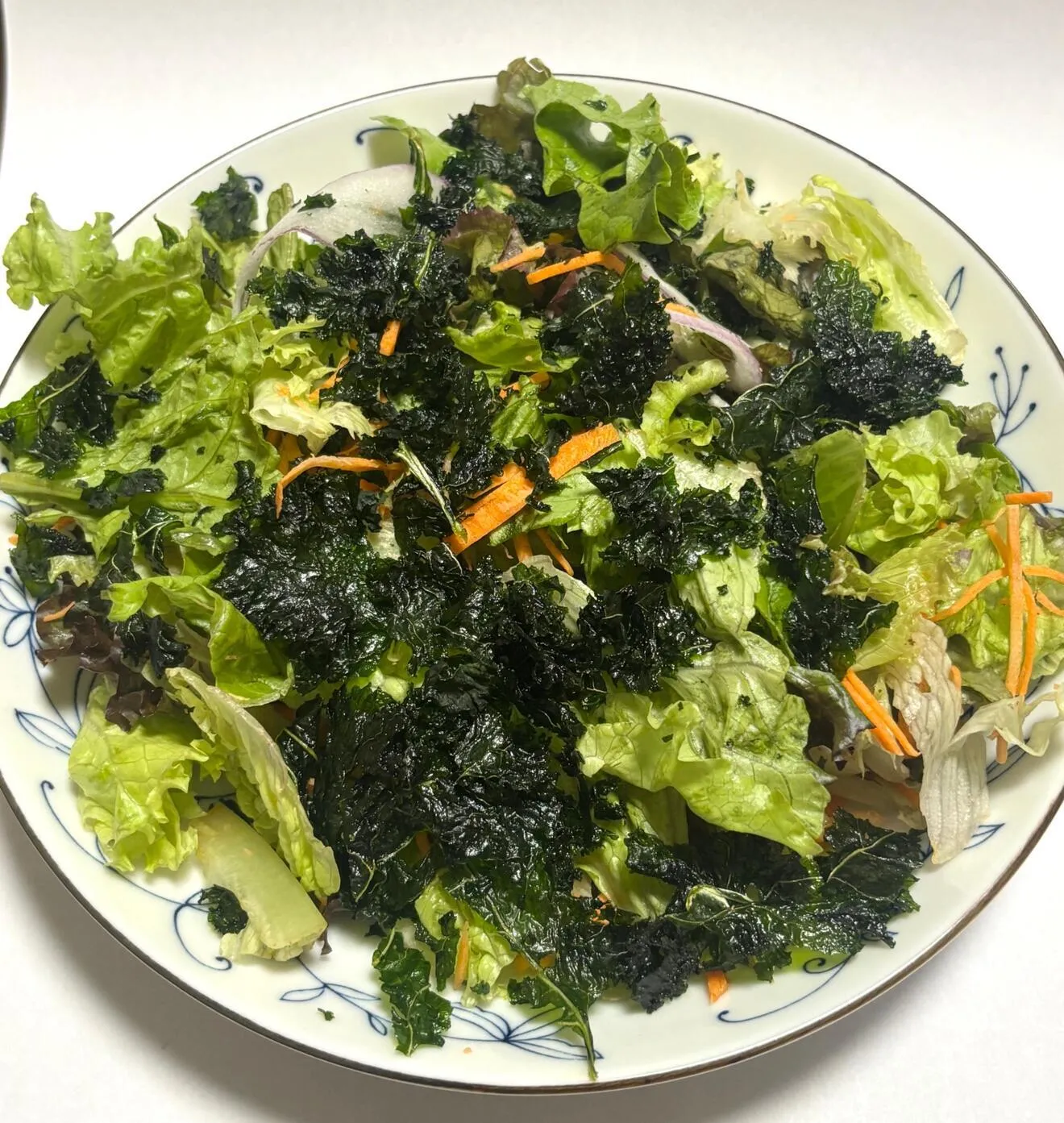 ケールチップス 〜ケールをパリパリにしました〜
6月植えのケールを使用✨️今までより軽くサクサク！