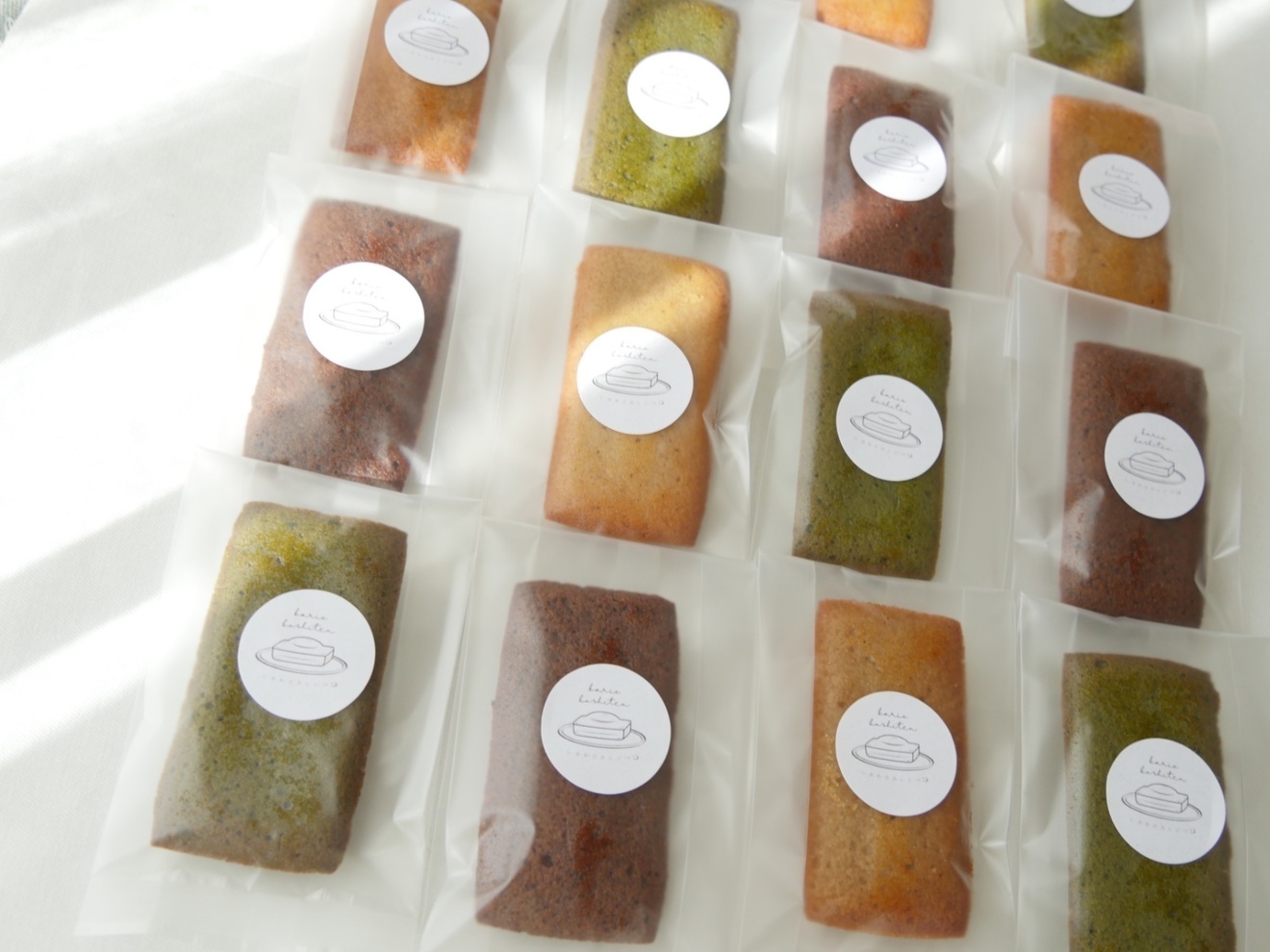 フィナンシェ（MIX)8個入り
※ゆうパックでお届け致します🚚
プレーン4個、チョコ2個、抹茶2個