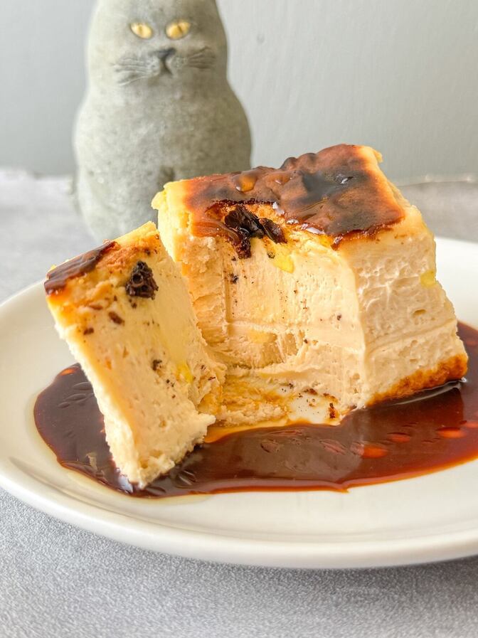 「ポコチー」　バル仕立てのバスクチーズケーキです。
とろける濃厚な味、焦がしの美学。全国一律送料