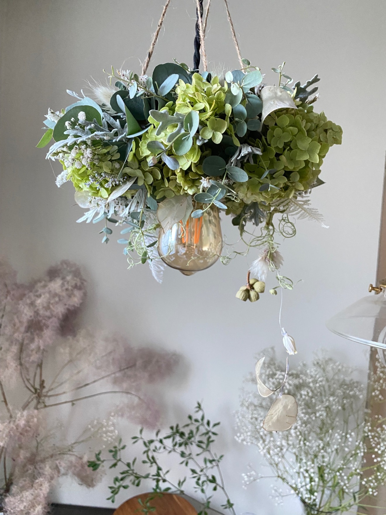 無農薬　summer green ランプシェード　アナベル　ユーカリ　ドライフラワーフライングリース