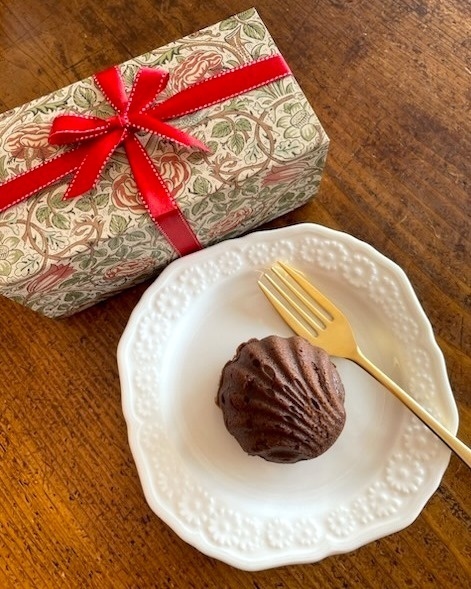 グルテンフリー ヴィーガン ココア・キャロブ マドレーヌ 4個入　 