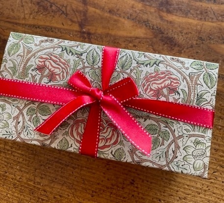 グルテンフリー ヴィーガン ココア・キャロブ マドレーヌ 4個入　 