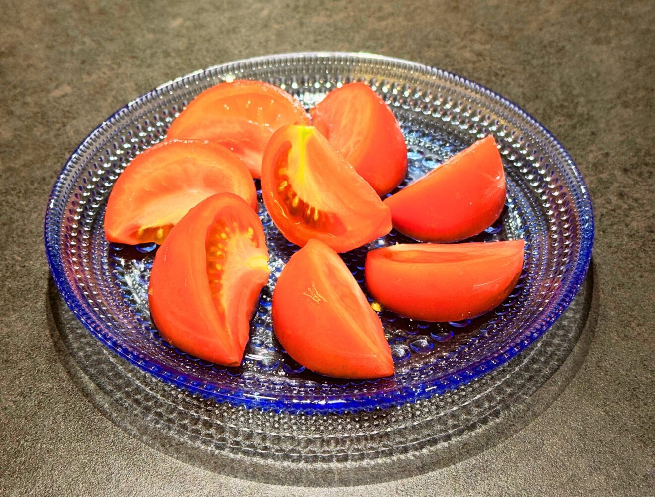 愛を込めた愛知産トマト🍅M玉12個入
健康🆙免疫力🆙美容✨栄養価の高いトマトはいかがですか😋