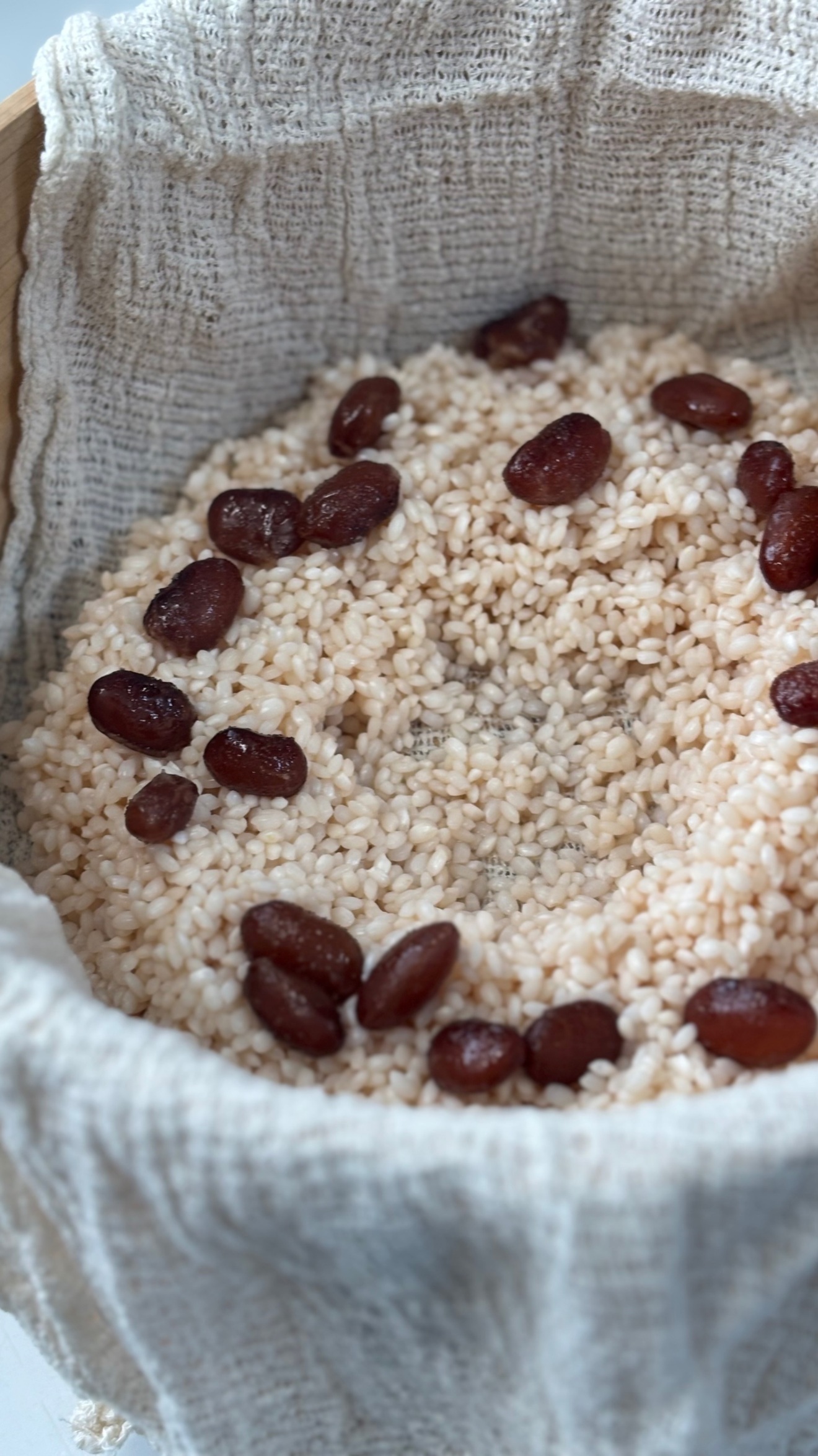 お赤飯200g×3パック　〜　『北海道の定番食』はくちょうもちと甘納豆