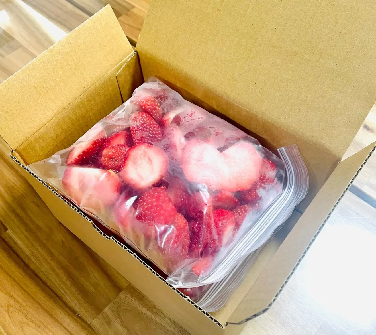 急速冷凍 あまおう約1kg【朝摘み】【カット】新鮮！苺(イチゴ)の王様 いちご【卸販売も可能です。】