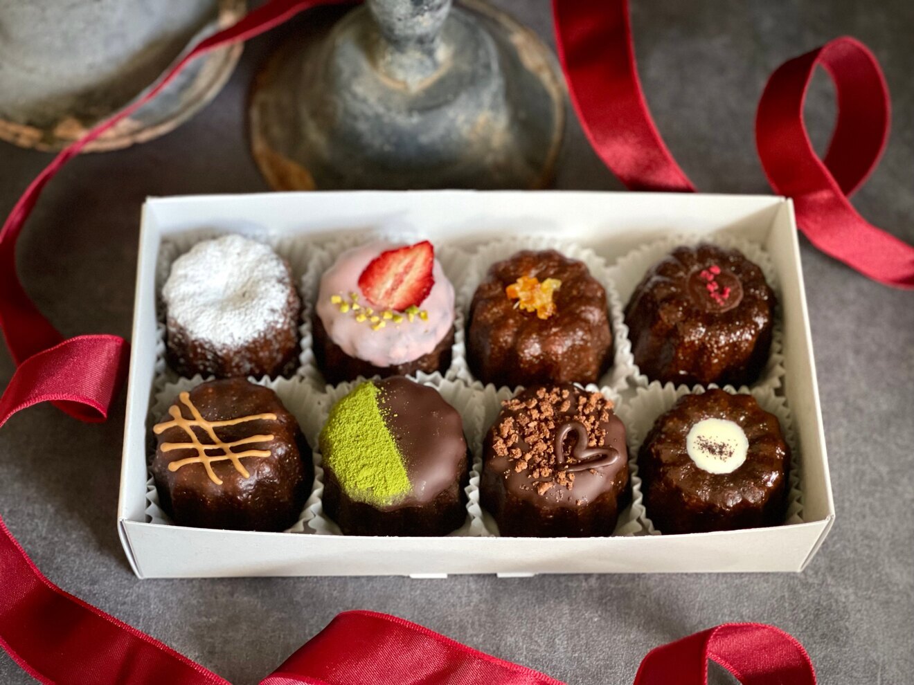 【バレンタイン限定】カヌレ8個セット 
外はカリッと中はもっちりの甘さ控えめカヌレ 
※日時指定可能