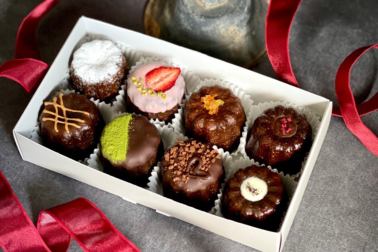 【バレンタイン限定】カヌレ8個セット 
外はカリッと中はもっちりの甘さ控えめカヌレ 
※日時指定可能