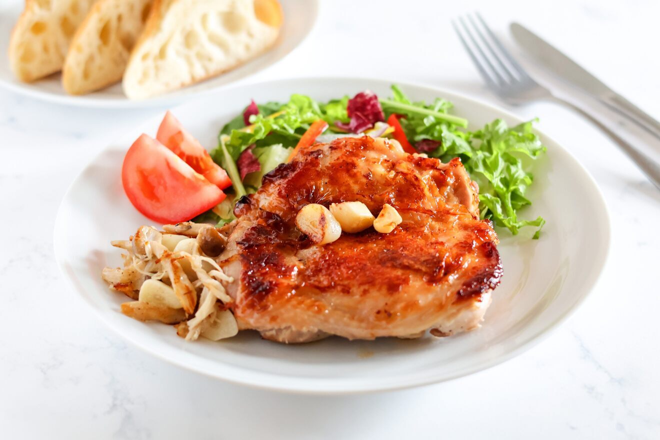 「思い出のローストチキン」
（冷凍／焼き済み）2袋入り　
脱サラ料理修行と娘への思い
