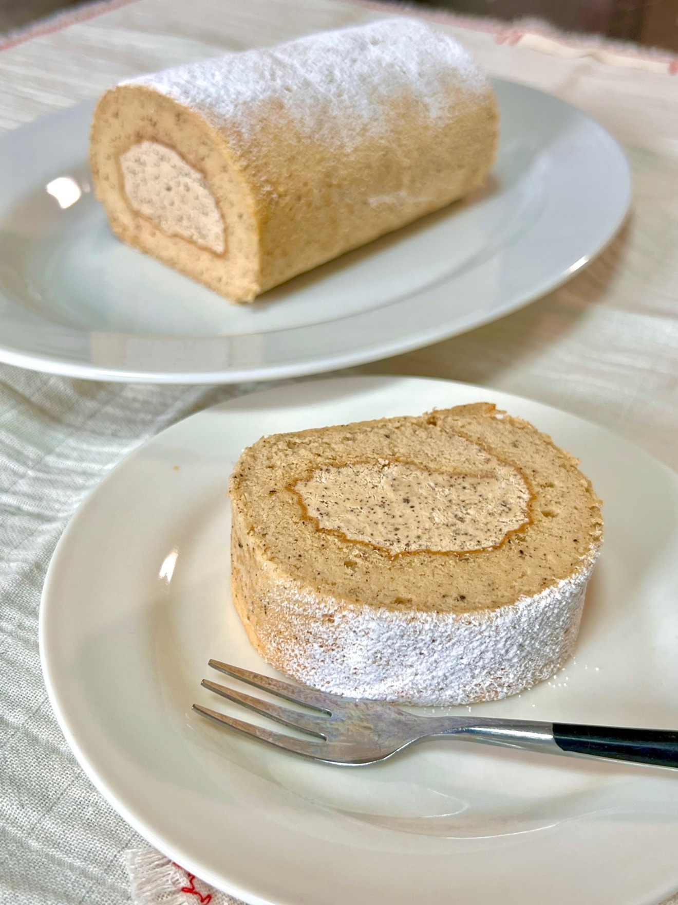 ミルクティーホイップロールケーキ