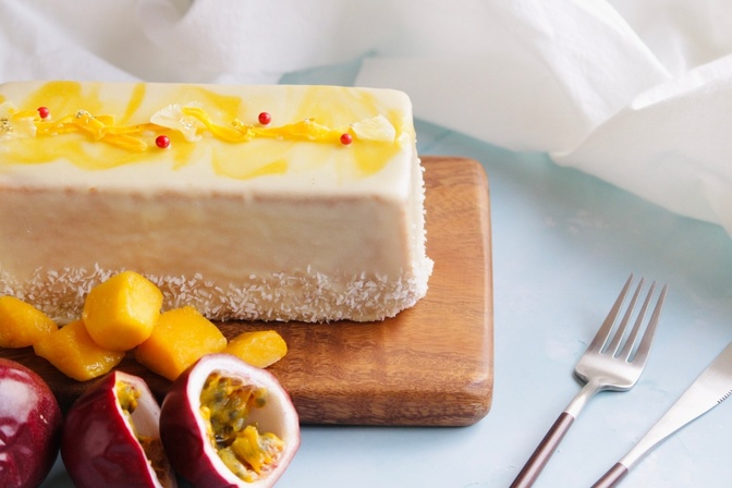 パッションフルーツとマンゴーのケーキ🌴ケイクシルク【夏の果実】