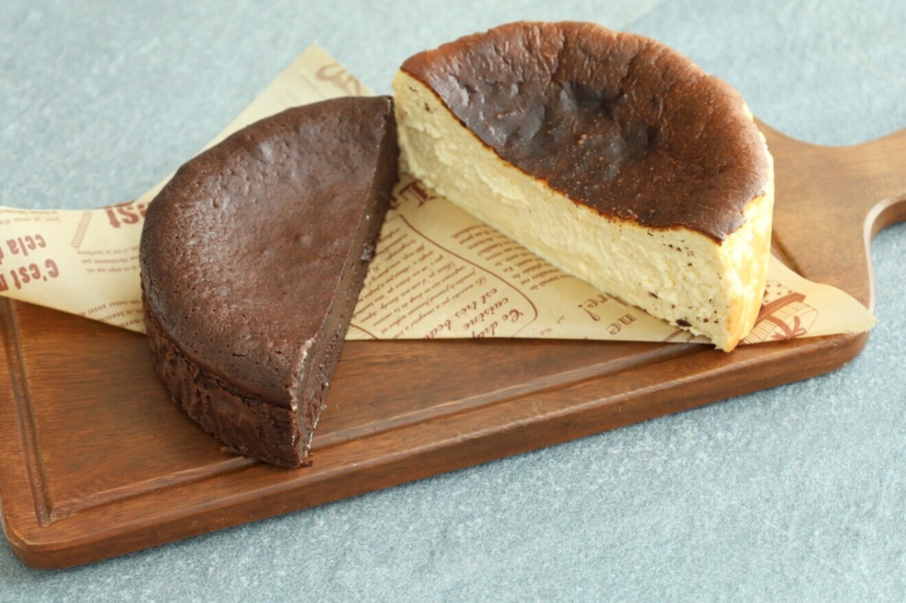 贅沢食べ比べ　とろ生ガトーショコラ1/2＆とろ生チーズケーキ1/2 ※日付指定不可