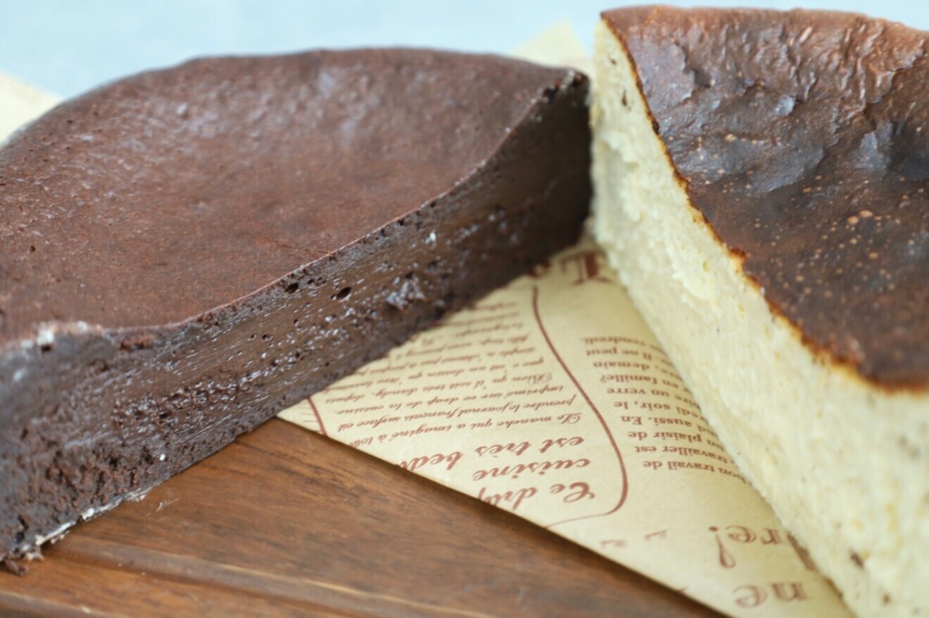 贅沢食べ比べ　とろ生ガトーショコラ1/2＆とろ生チーズケーキ1/2 ※日付指定不可