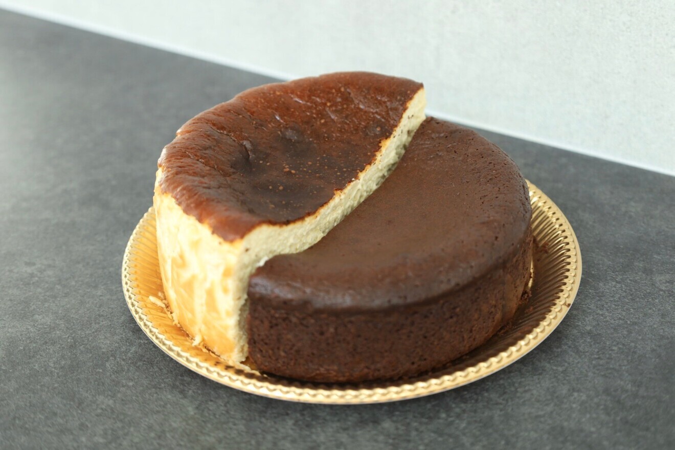 贅沢食べ比べ　とろ生ガトーショコラ1/2＆とろ生チーズケーキ1/2 ※日付指定不可