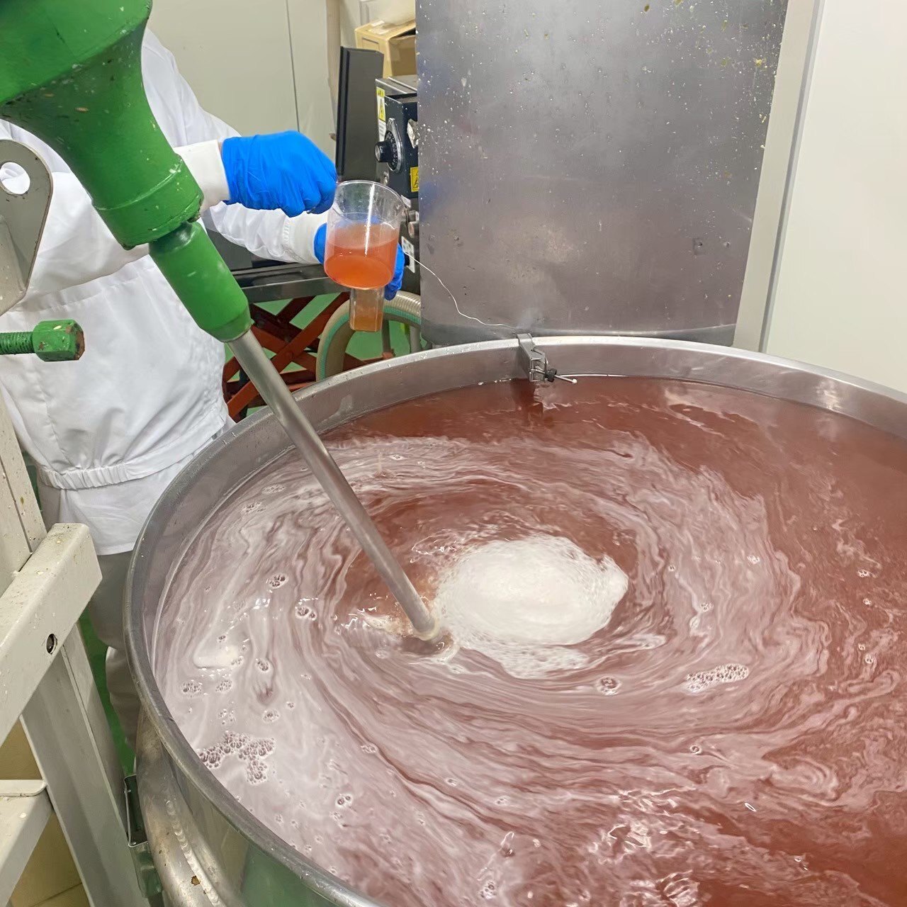 さくらの花のはちみつクラフトコーラ
"BeeKobeCraftColaSakuraHoney"