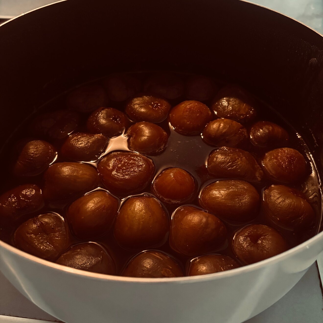 【ワイン煮専用まるごと冷凍いちじく1.5kg】ふっくらとろ〜り甘熟ワイン煮がおうちで簡単に作れます