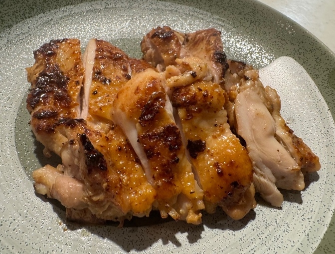 無添加塩麹使用　味付き国産鶏もも肉200g