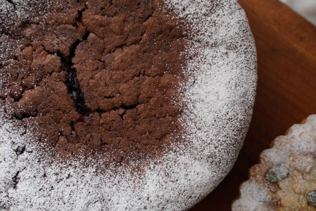 米粉のガトーショコラホール18センチ/冷凍発送