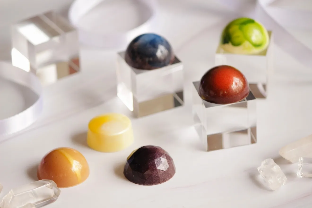 ホワイトデー限定🤍宝石と鉱物をイメージしたチョコレート🍫ボンボンショコラ6個セット