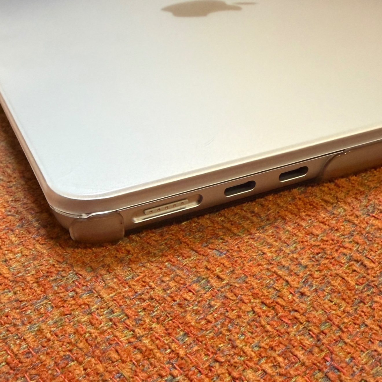 MacBook Air 13.6インチ M2 M3 M4対応 ケース カバー 超薄型交換シェル