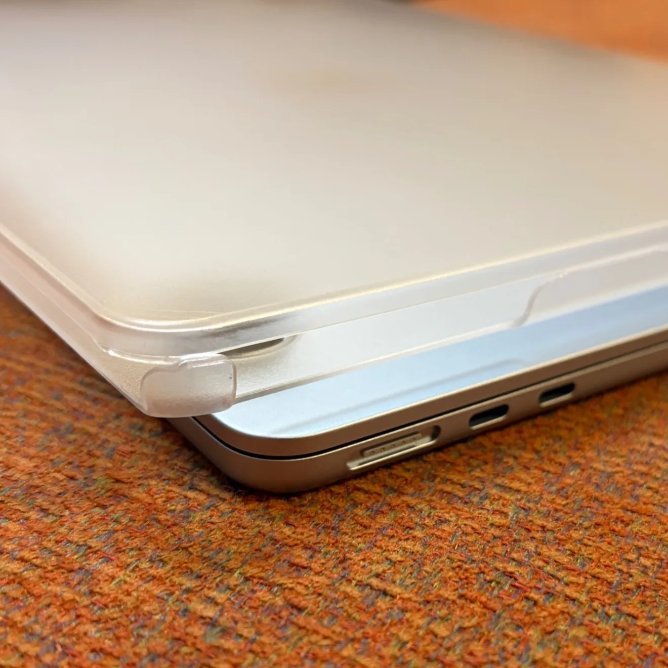 MacBook Air 13.6インチ M2 M3 M4 M5対応 ケース カバー 超薄型交換シェル