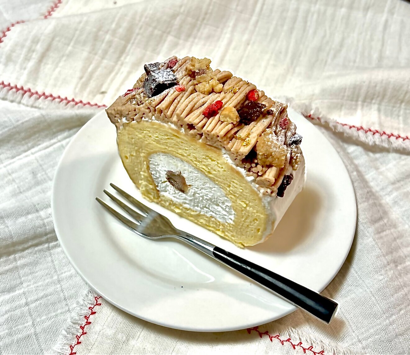 生チョコ/モンブランロール【カット２個入】クリスマス間に合います！