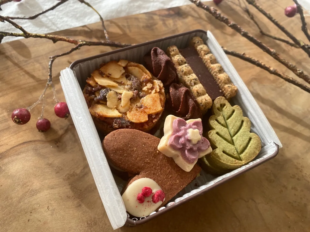 バレンタインのヴィーガン＆グルテンフリークッキー缶