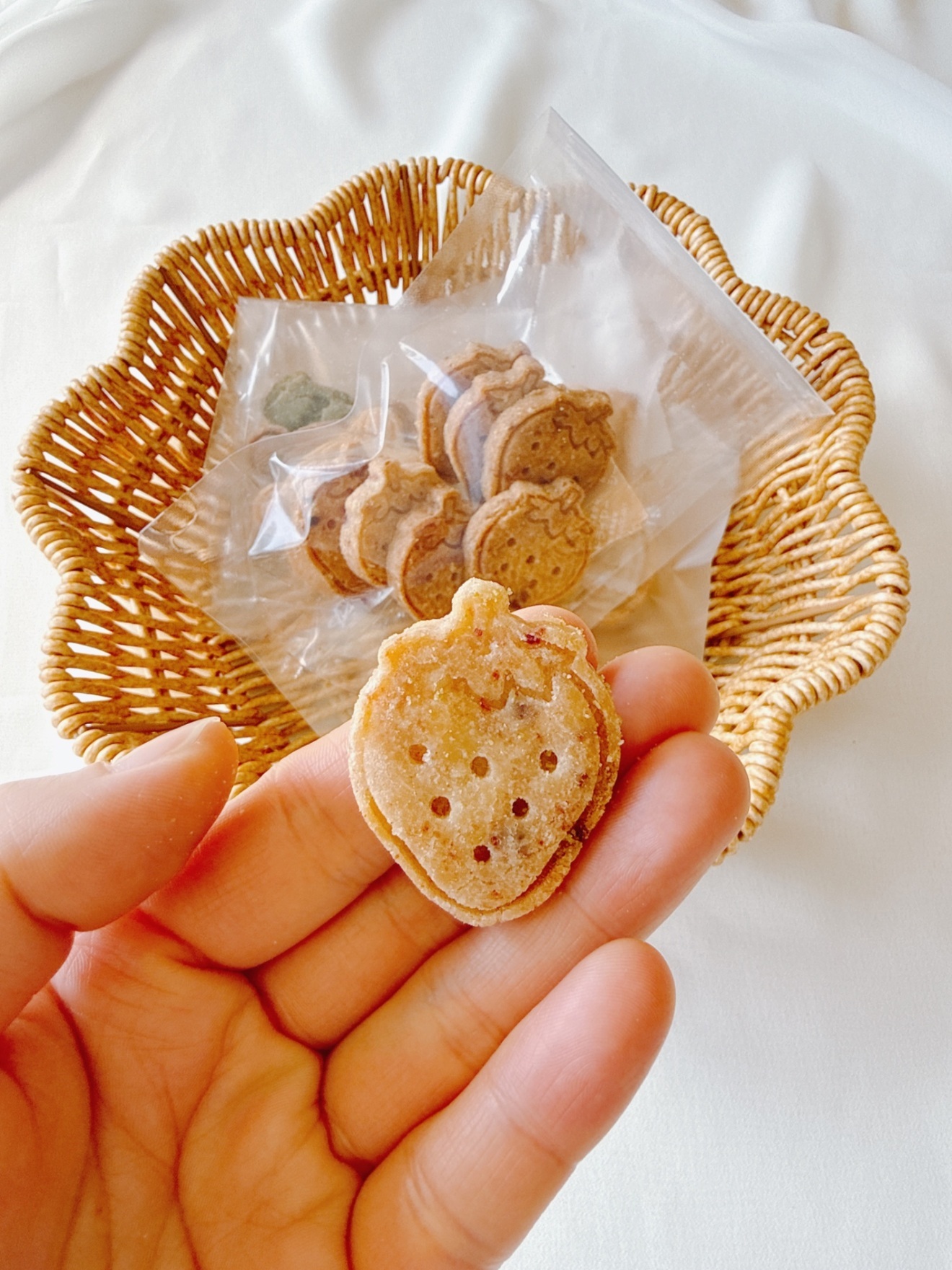 【再現先生コラボ🌟】苺好きさんのヴィーガンクッキーパック
― ちょこっとずつ食べたい7枚入り ―