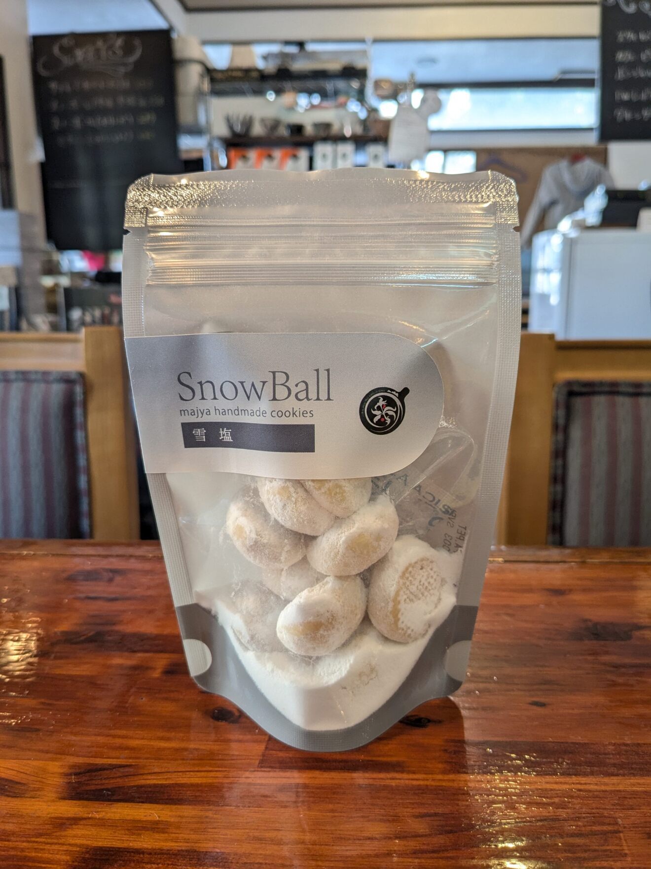 サクッ、ほろっ。お口でほどける宮古島の贅沢スノーボール