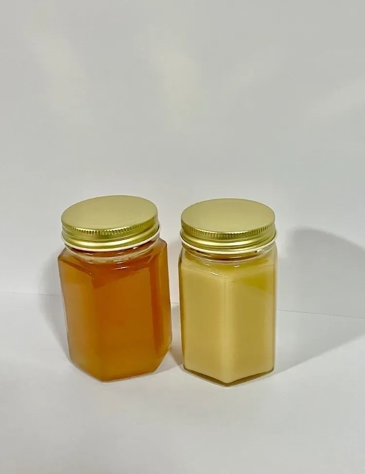 冬越しの恵み　早春に採れた濃厚な日本蜜蜂の蜂蜜
とろり濃厚、ほんのりシャリっと
