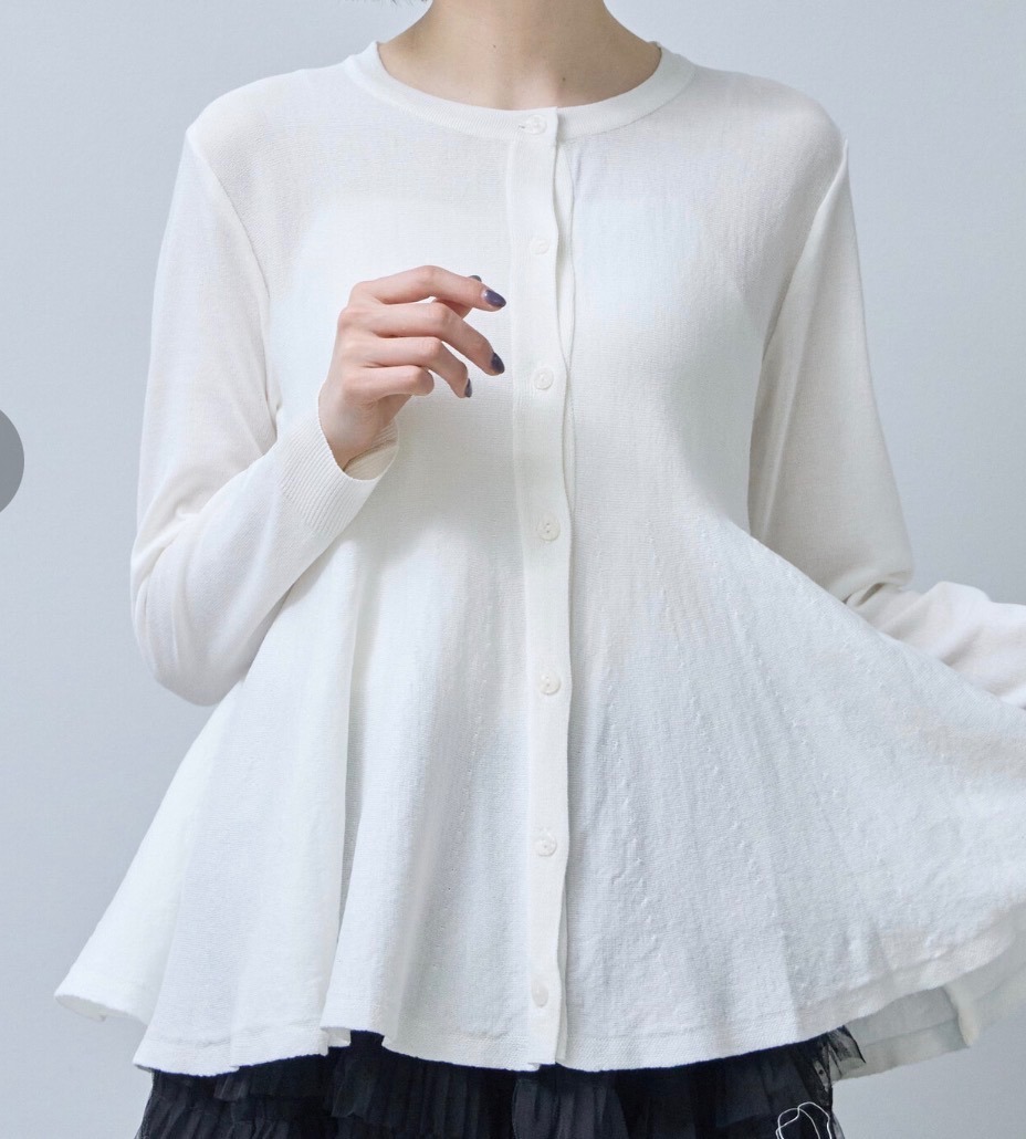 ペプラムカーディガン　ホワイト　白　春　スタイルアップ　ノンエイジ　