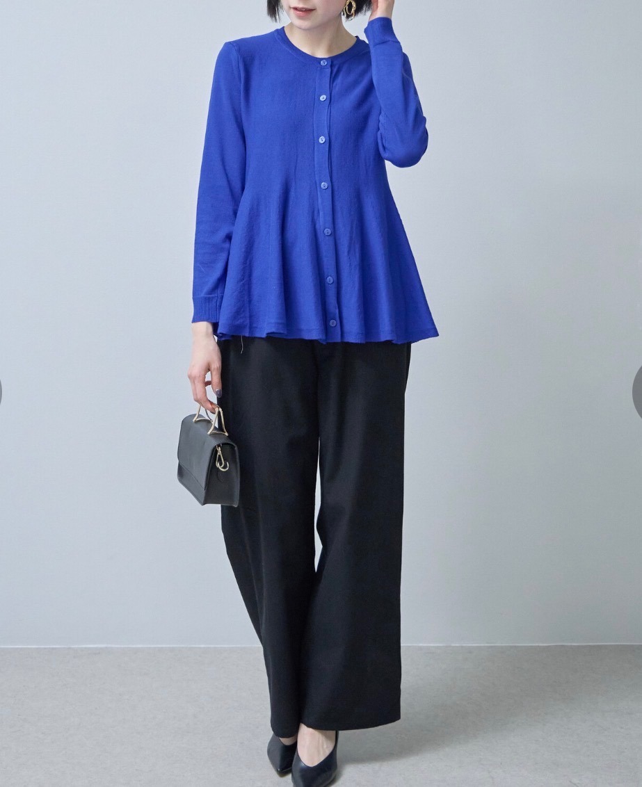 ペプラムカーディガン　ロイヤルブルー　春　スタイルアップ　ノンエイジ　