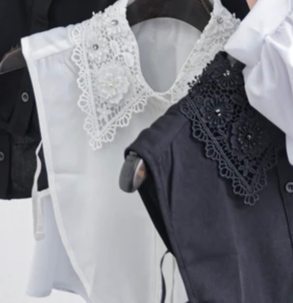 シアー花柄刺繍 付け襟 ビジュー付き ホワイトオーガンジー刺繍フラワー