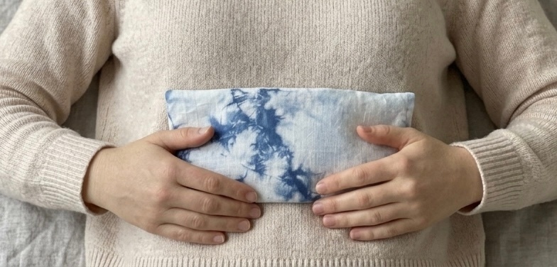 心地よく、ぐっすり眠るための玄米カイロ｜アイピロー・温活・リラックス・自然素材（カバー：ふじ色）