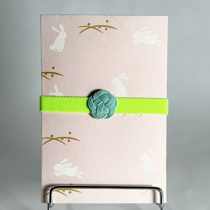 【水引バンド】梅結びのゴムバンド ライトグリーン／御朱印帳・お弁当箱・手帳・ラッピングに‼️